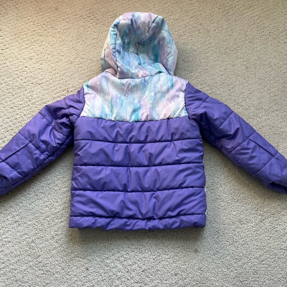 Reversible girl puffer jacket. 2T - Picture 5 of 5